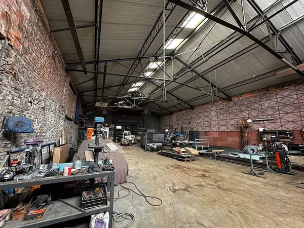 Local d'activité 673 m²