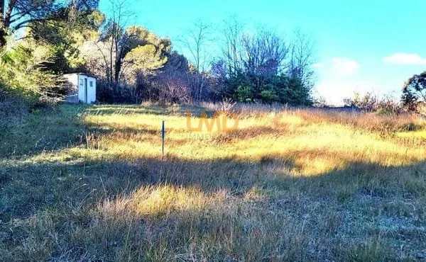 Terrain constructible 1800 m²