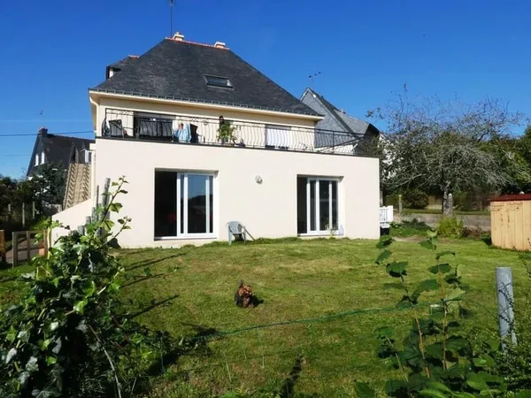 Bien immobilier de rendement Vente Guémené-sur-Scorff  206m² 229800€