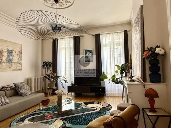 Appartement 5 pièces 159 m²