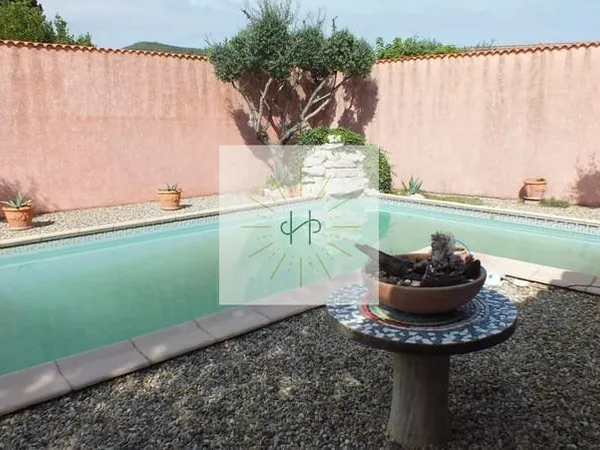 Maison spacieuse avec piscine au Teil
