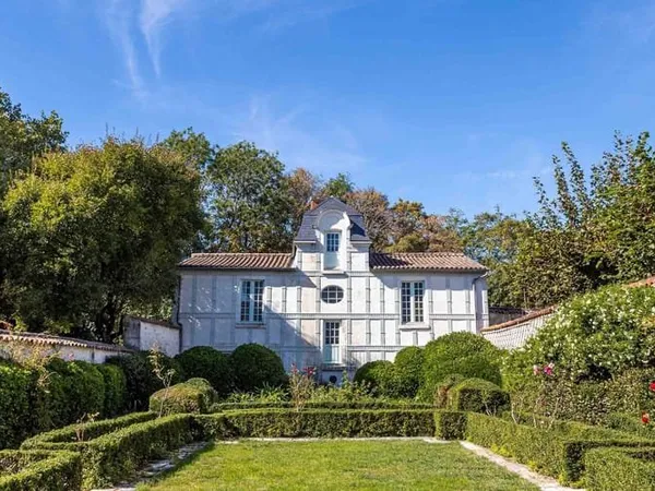 Maison 6 pièces 430 m²