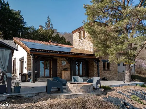 Villa 7 pièces 230 m²
