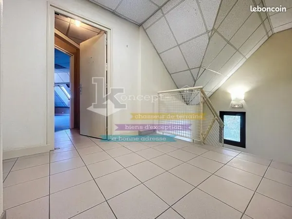 Bureaux 100 m²