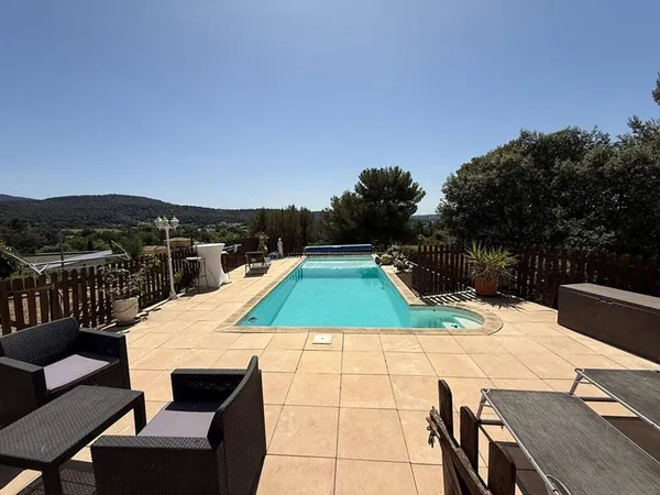 Maison 7 pièces 197 m²
