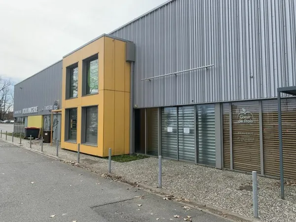 Local commercial 202 m²