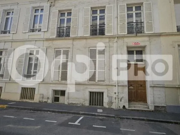 Bâtiment 280 m²