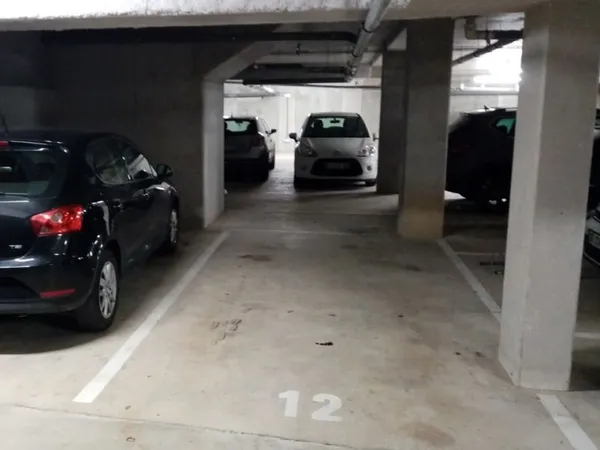 Place de parking à louer