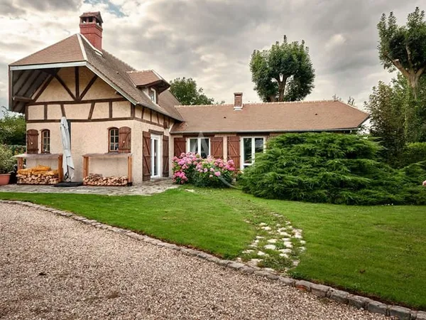 ETREPAGNY Maison ancienne dépendance Studio