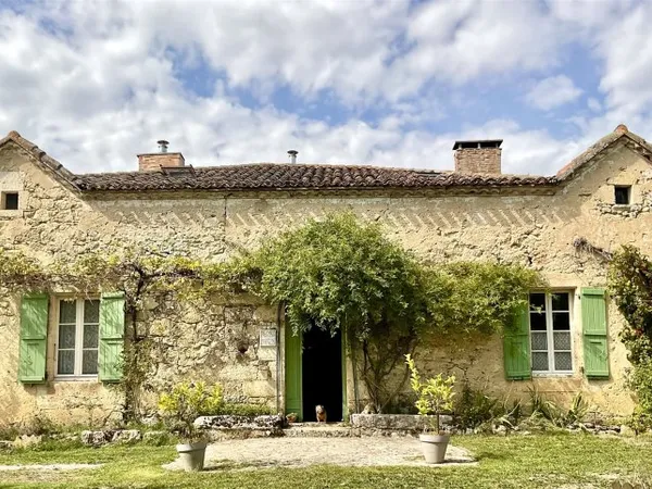 Maison traditionnelle gasconne magnifique avec gîtes, studio de yoga et un hectare de jardins