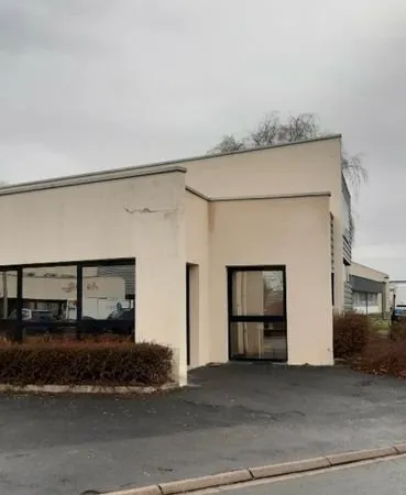 LOCAL D'ACTIVITE 220 m² SAINTE GEMMES SUR LOIRE