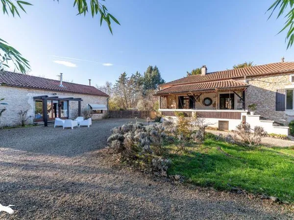 Maison en pierre 8 pièces 275 m²