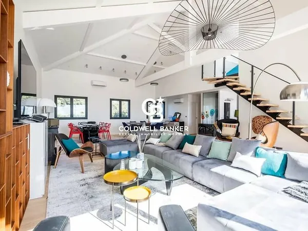 VILLA EXCEPTIONNELLE PROCHE MOULLEAU