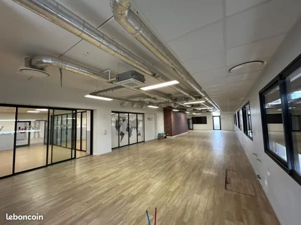 Bureaux 447 m²