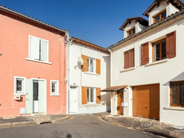 Maison à vendre 4 pièces- 3 chambres 77 m2 avec jardin et grotte à MOULEYDIER (24)