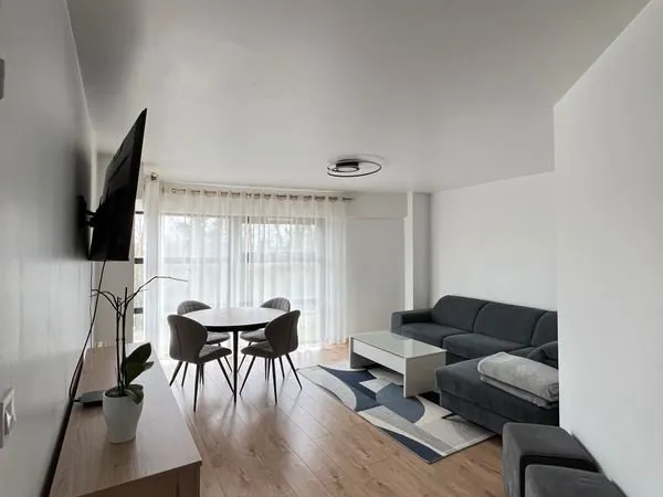 Apparemment 50 m2