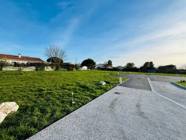 Terrain 310 m²