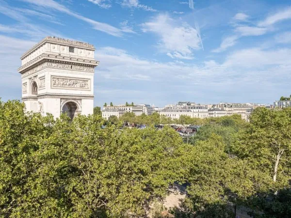 Appartement 4 pièces 150 m²