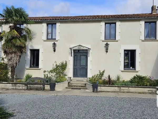 Maison 9 pièces 225 m²