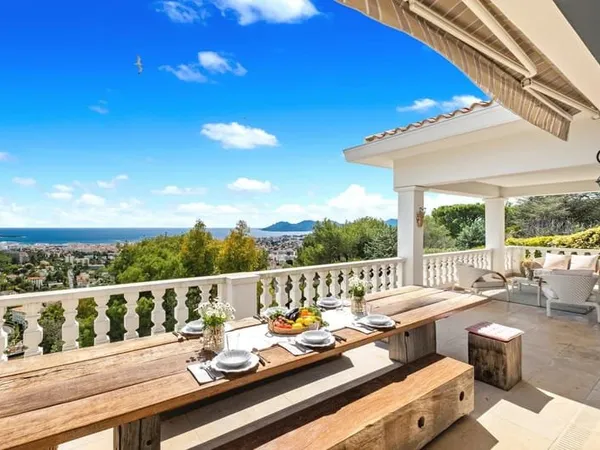 Villa d'Exception sur les Hauteurs du Cannet