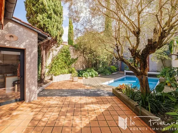 Belle maison bourgeoise avec piscine et garage au centre d'Albi, à 2 minutes de la place du Vigan