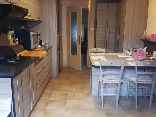 Maison 6 pièces avec dépendances