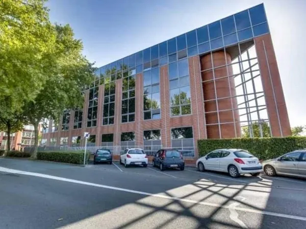 Bureaux 698 m²