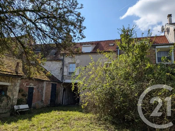 Maison 11 pièces 255 m²