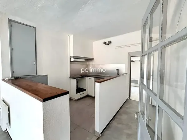 PELISSANNE - APPARTEMENT T3 - 75.80 m2