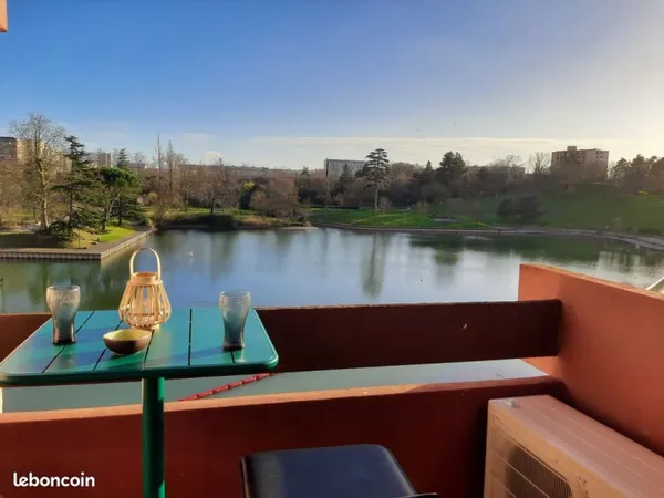 Chambre Coloc à 4 dans joli appartement vue sur Lac Ligne A