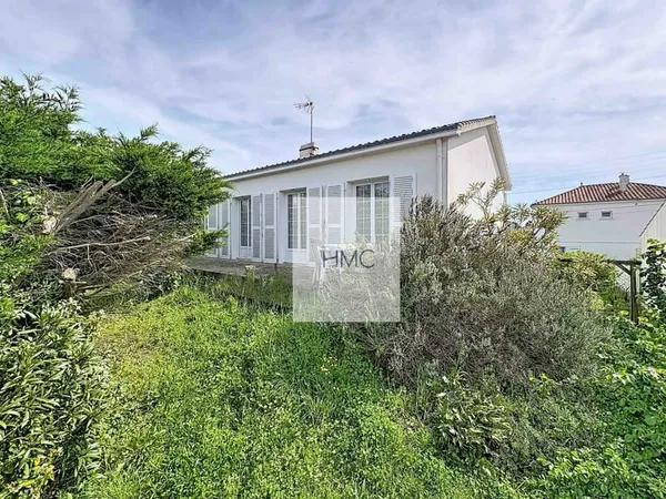 AU CALME ET A PROXIMITE DE LA PLAGE DE LA BOSSE - MAISON A R