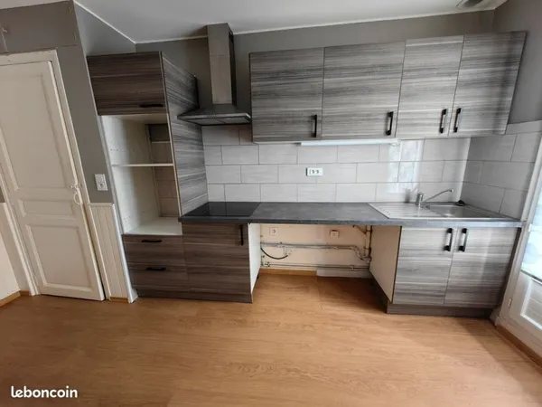 T3 Lumineux 72 m² Traversant Ancien Rénové