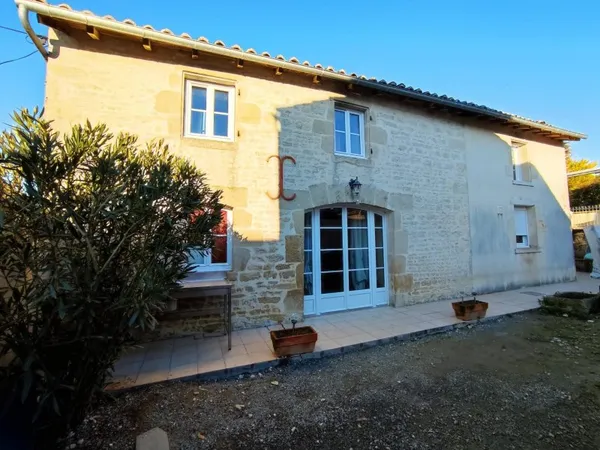 Maison 6 pièces, dépendances, piscine, jardin