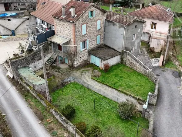 Maison de village en pierre à rénover