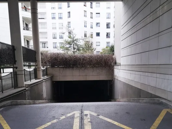 Parking 12 m²
