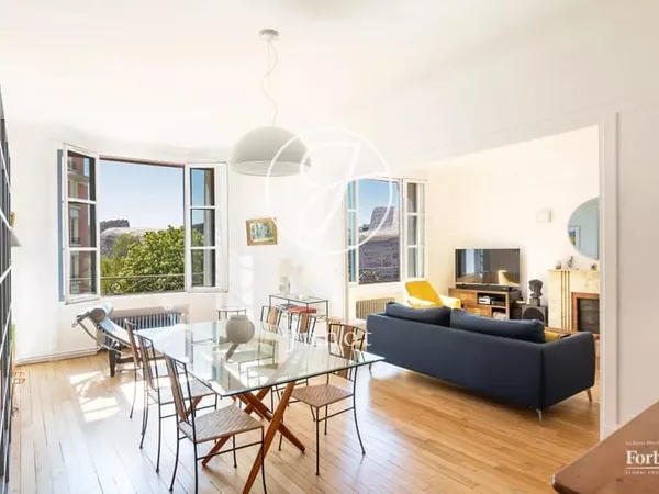 Paris 16e - MOLITOR / PORTE D'AUTEUIL - Appartement - 5 pièces - 140,79m² Carrez - 3 chambres