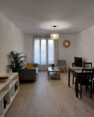 Appartement 4 pièces 9 m²
