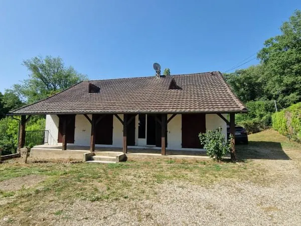Charmante Maison à Vendre à CREYSSE - Un Écrin de Tranquillité