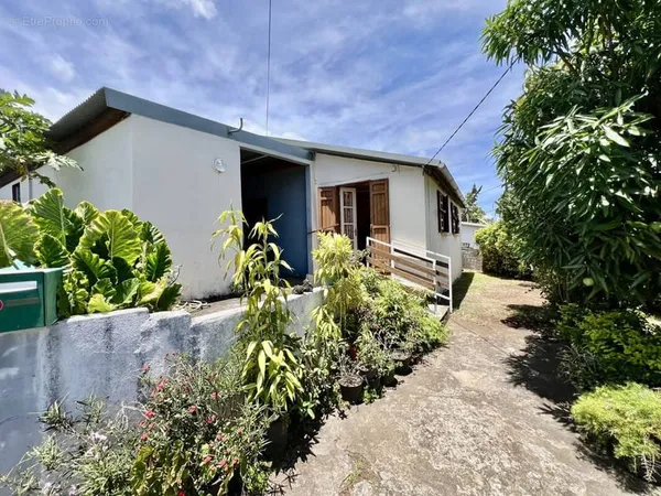 Saint pierre 97410 - maison f4 à rafraîchir - quartier recherche - proche chu sud