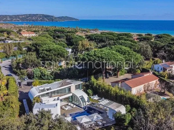 Maison 7 pièces 300 m²
