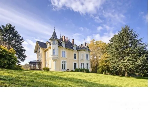 Château 18 pièces 595 m²