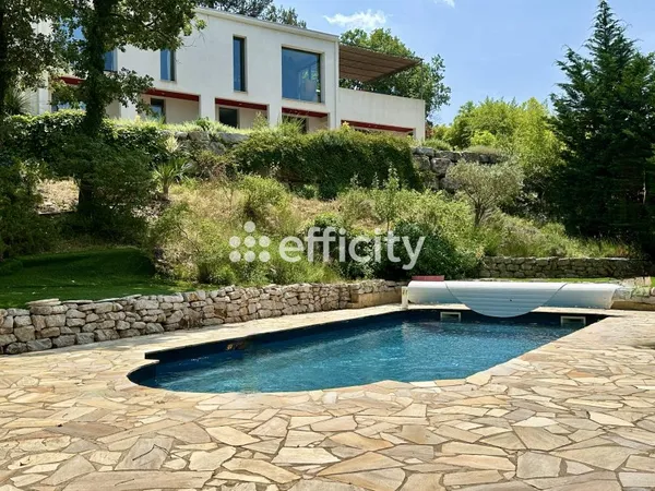 Maison 11 pièces 290 m²
