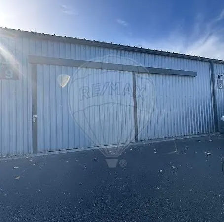 Local commercial 3 pièces 140 m²