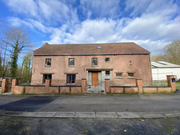SUPERBE PROPRIETE SUR 8 HECTARES AVEC CENTRE EQUESTRE