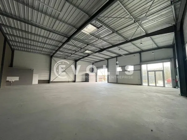 Local d'activité 425 m²