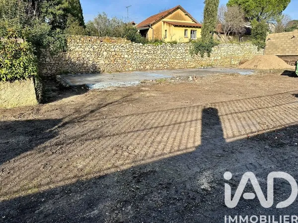 Terrain 340 m²