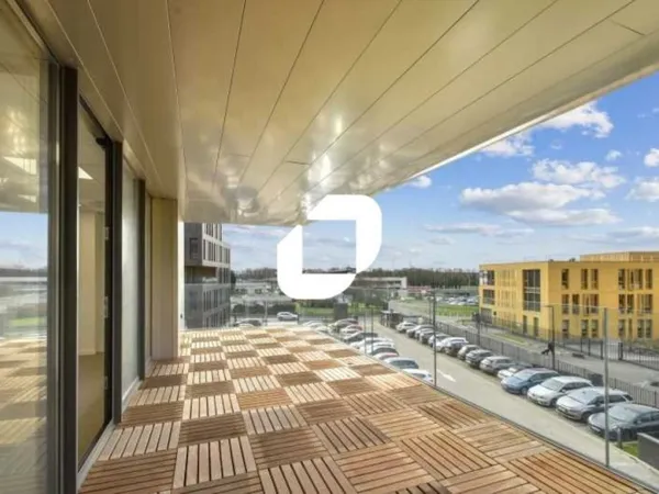 FACE AU METRO - 3 264 m² divisibles à partir de 194 m²