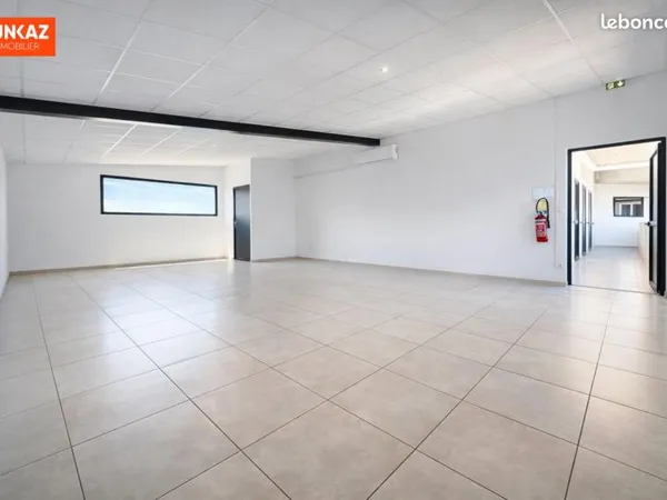 Local 50 m² SAINT PIERRE