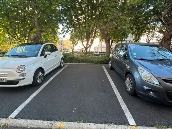 Place de Parking proche métro
