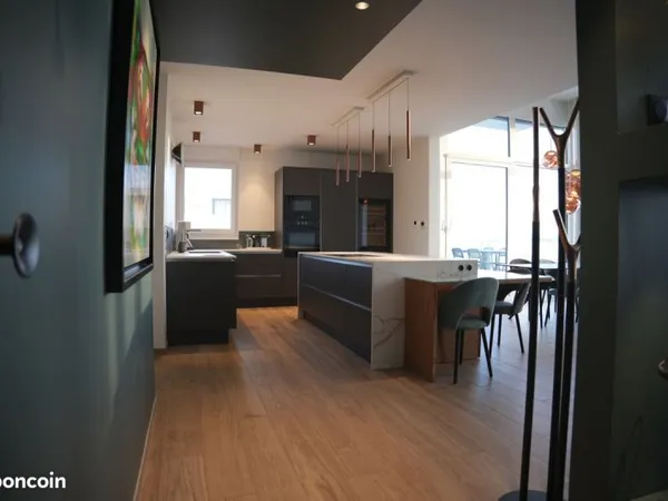 Attique d'exception 3P de 82 m² - Terrasse 60 m² - Vue Vosges & Forêt-Noire - Double garage